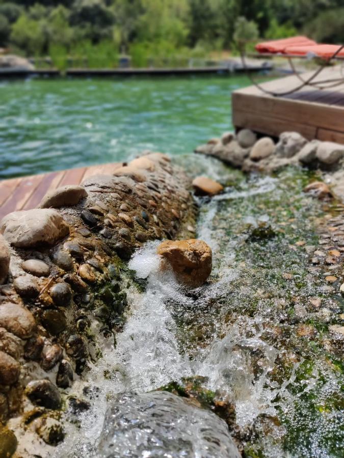 L'Etang Des Cigales Apartamento Uchaux Exterior foto